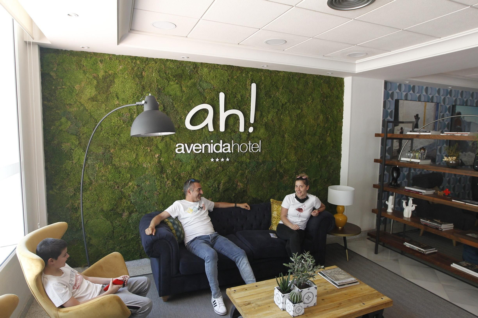 Primer día de apertura de la hostelería en Almería. Coronavirus-COVID-19