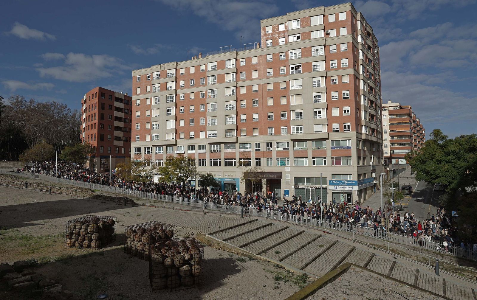 Búscate en el multitudinario arrastre de latas 2026 en Algeciras