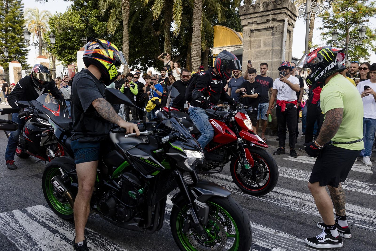Las imágenes del viernes de Motorada en El Puerto por el Gran Premio de Motociclismo de Jerez 2025