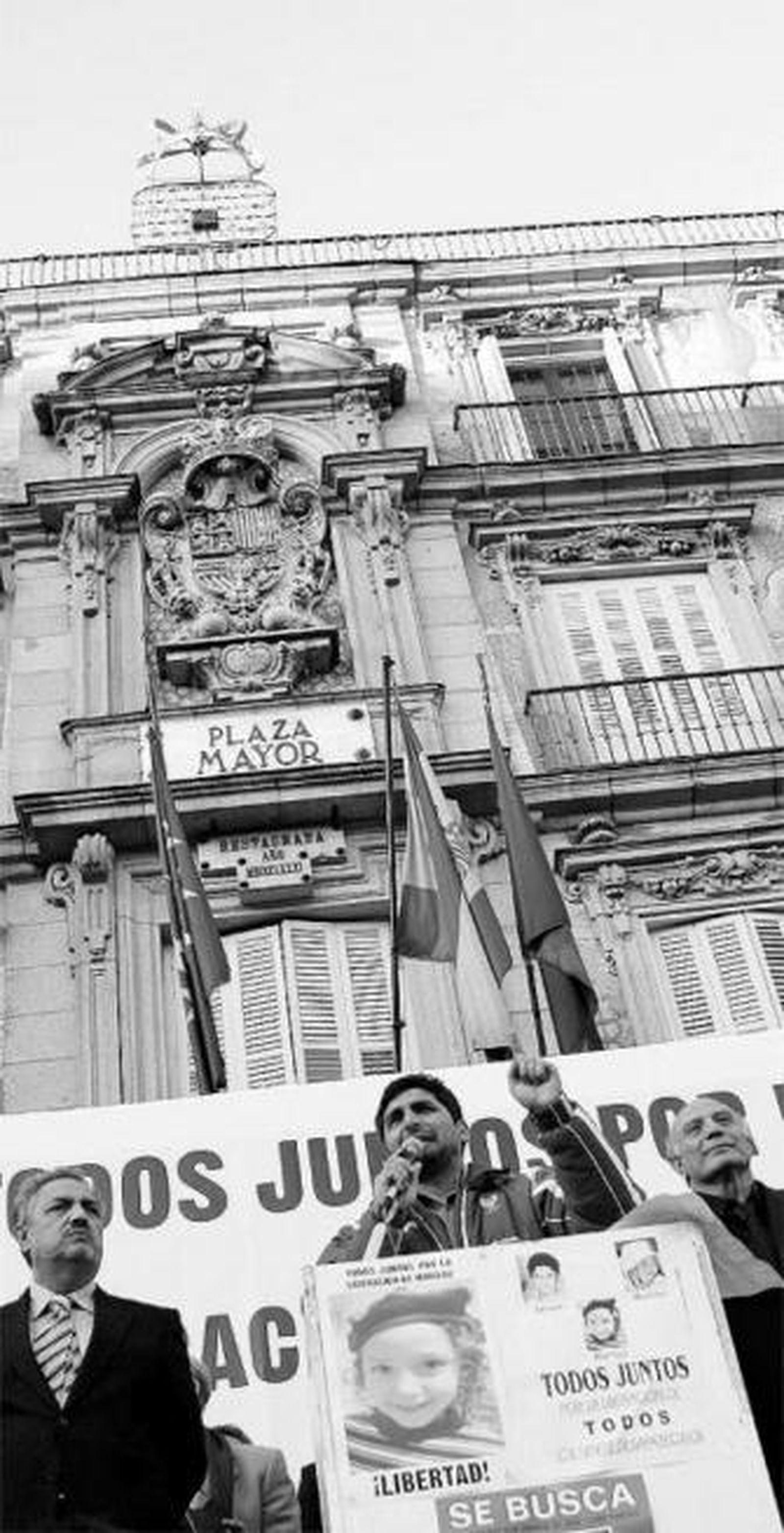 Juan José Cortés, padre de la menor, en la Plaza Mayor de Madrid.