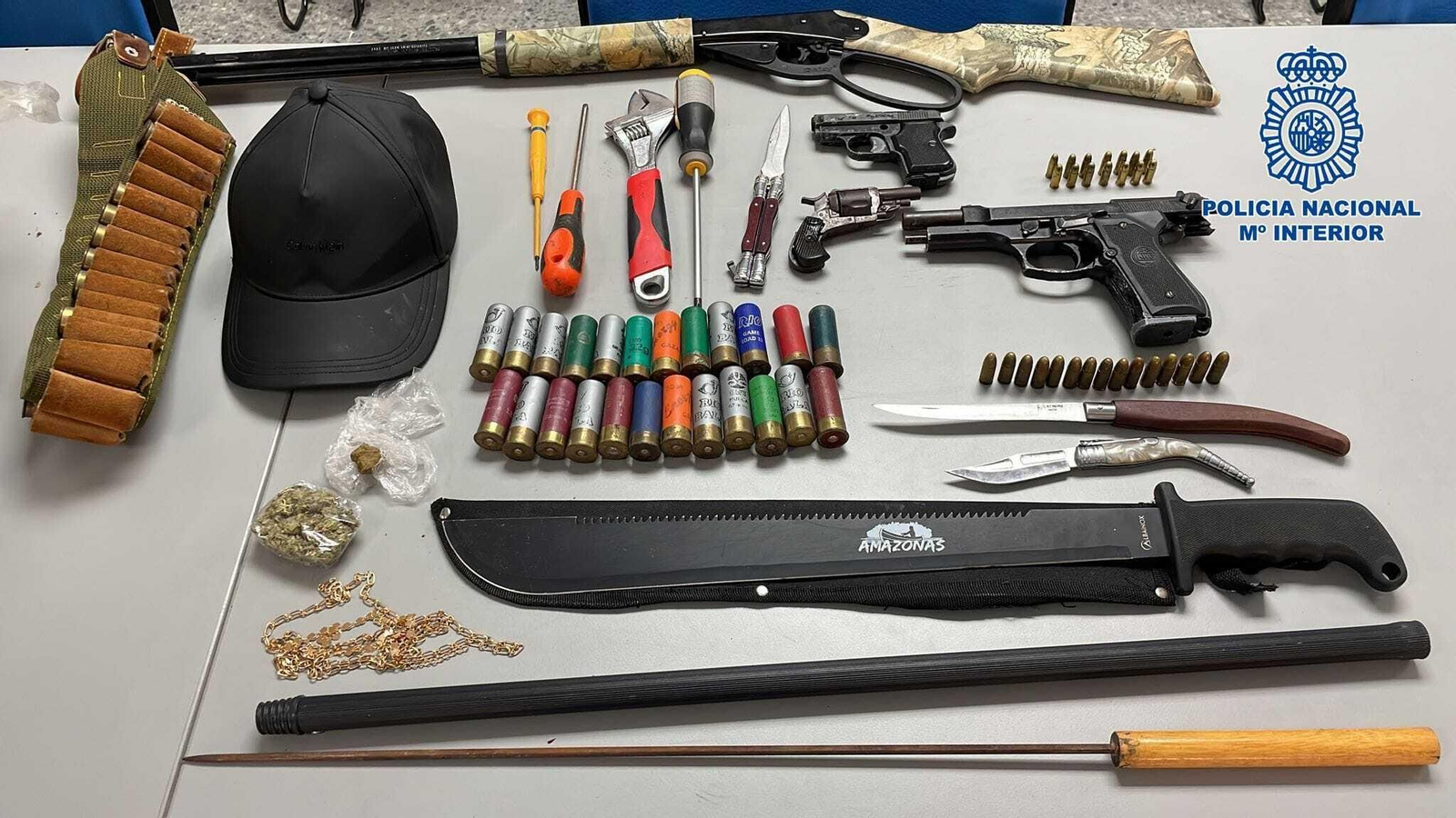 Los efectos intervenidos en la operación policial.