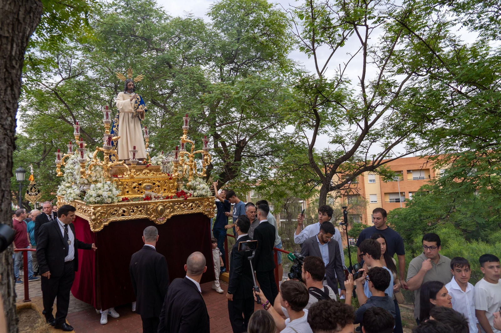 Imágenes del traslado del Cristo del Amor a la Concepción