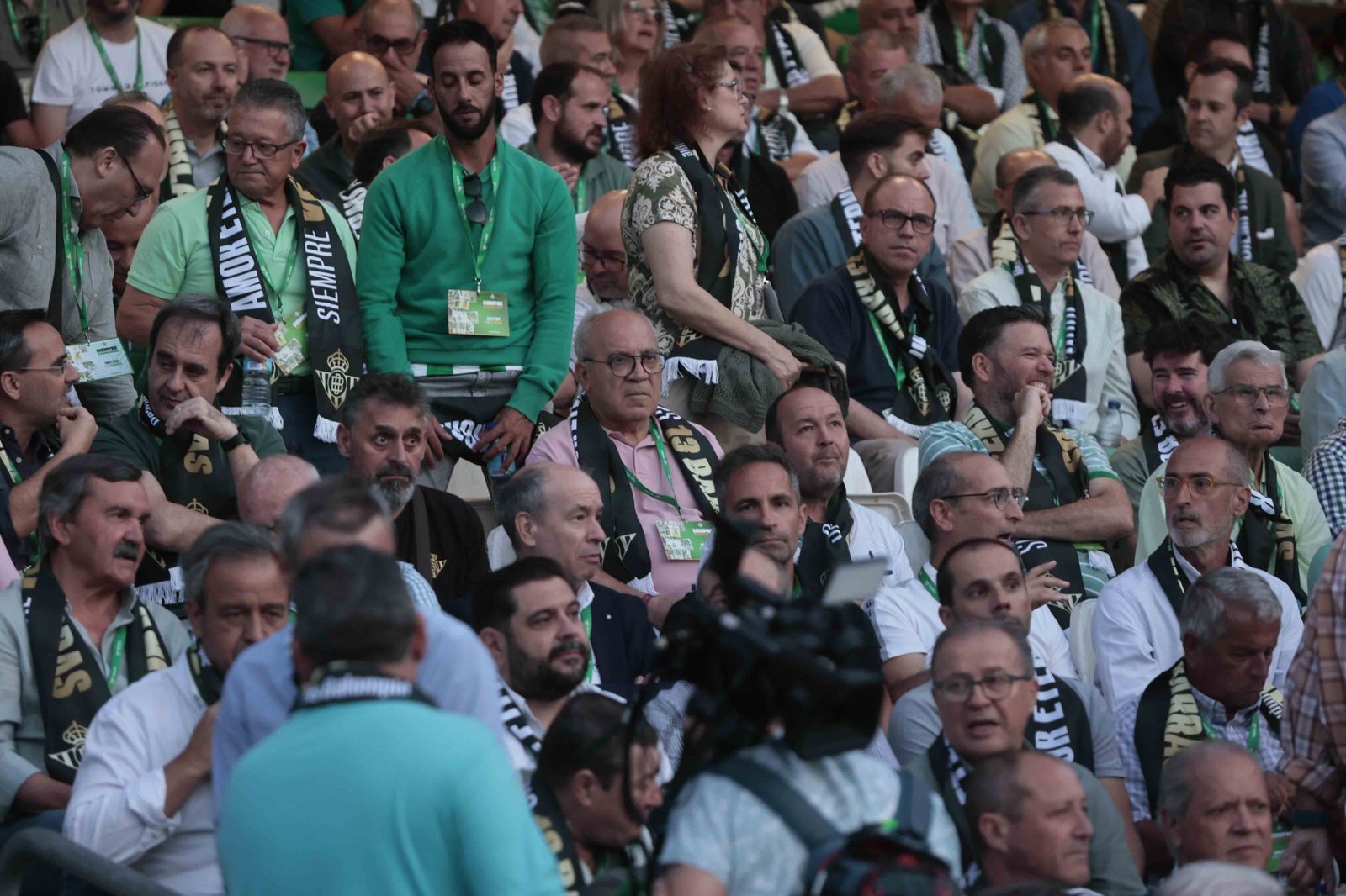 Búscate en el acto Siempre Verdiblancos