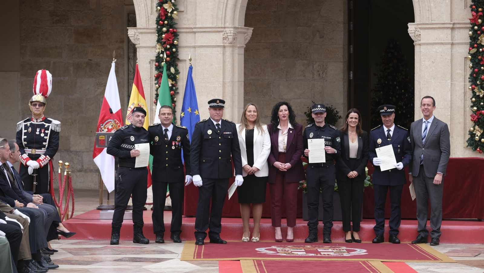 La Policía Local de Almería celebra su patrón San Esteban, en imágenes