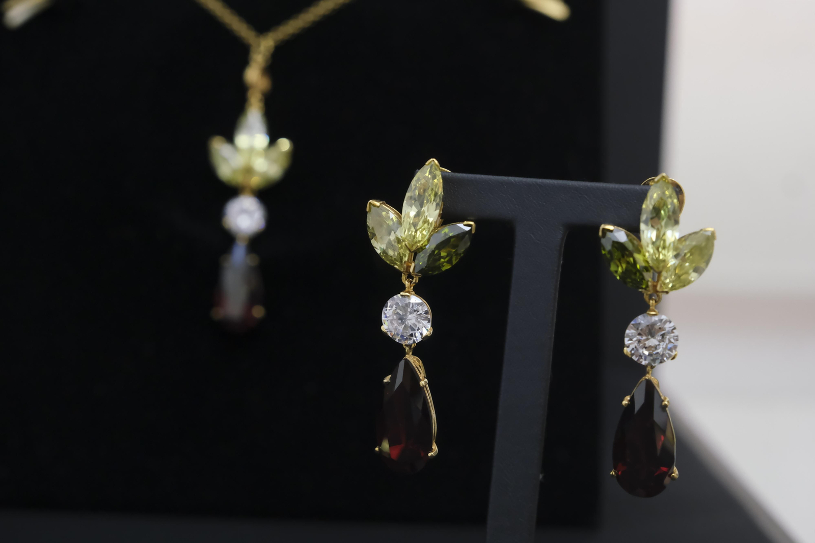 Entramos en el espectacular atelier del diseñador de joyas Cisco Romero, en fotos