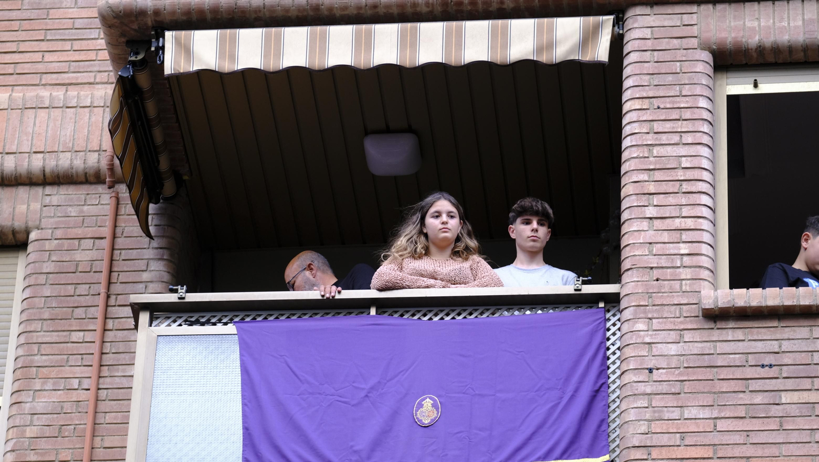 Pasión vuelve a su Iglesia de Santa Teresa azotada por la lluvia