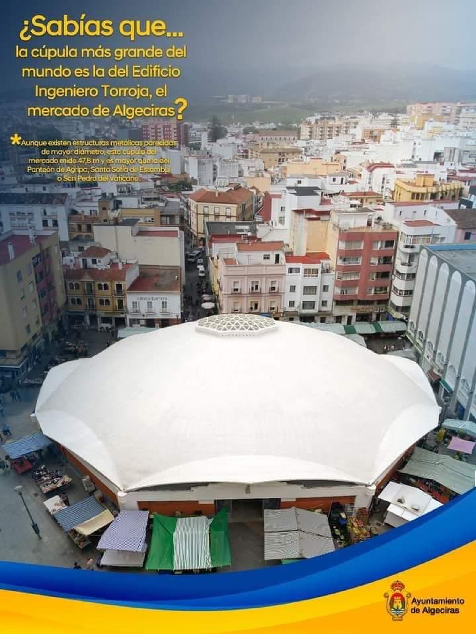 Carteles sobre las curiosidades de Algeciras expuestos en Plaza Alta.