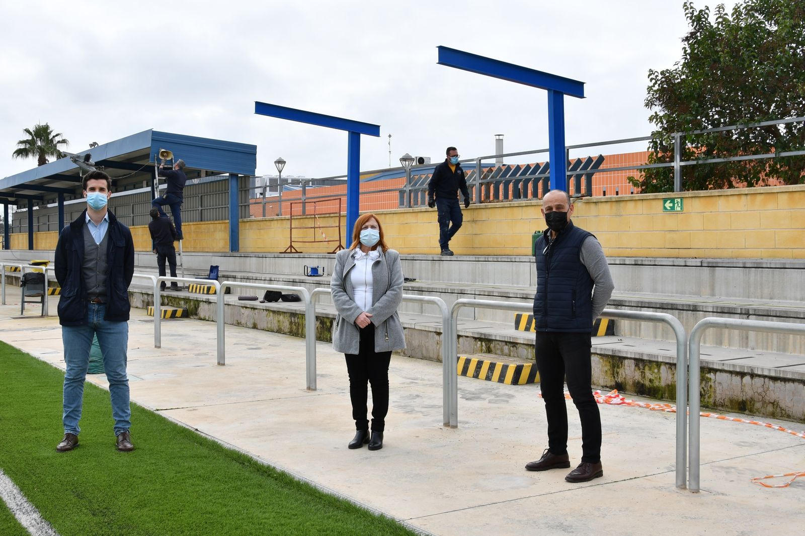 Dirigentes institucionales en la visita a las obras.