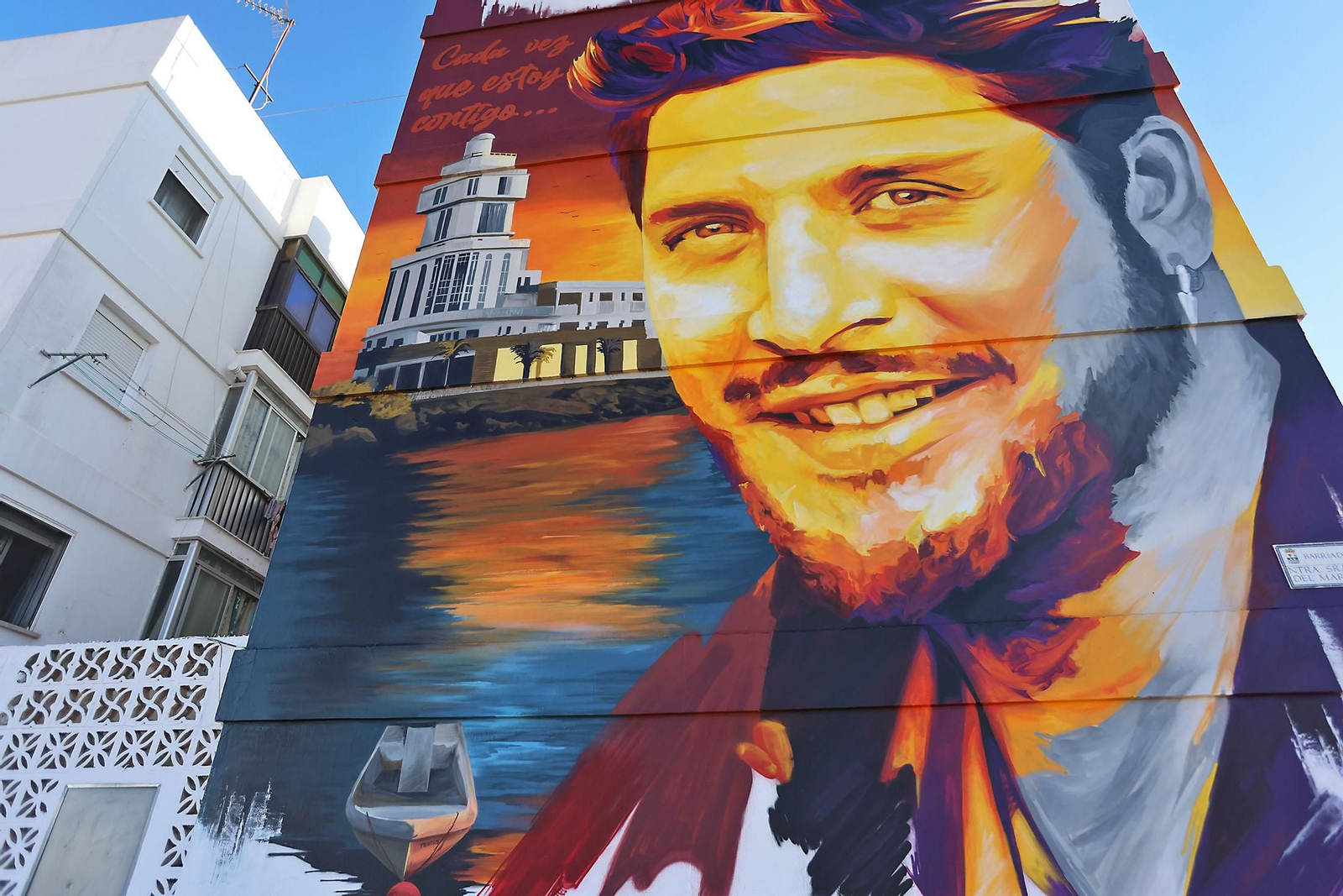 Imágenes de la inauguración del mural homenaje a Manuel Carrasco en Isla Cristina