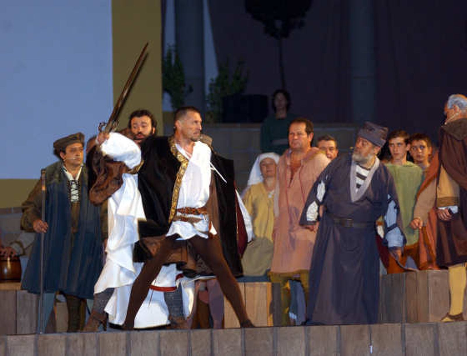 El director de 'Fuenteovejuna' niega que la obra sea una adaptación del clásico