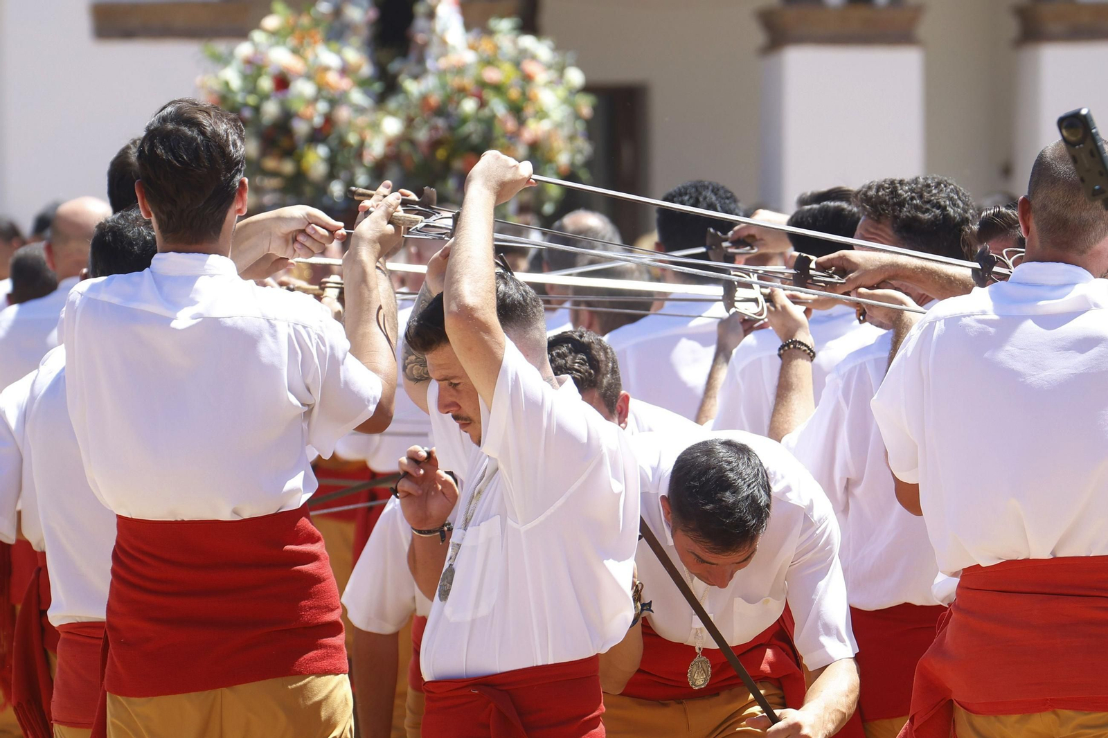 Las mejores imágenes de la Danza de las Espadas de Obejo por san Benito