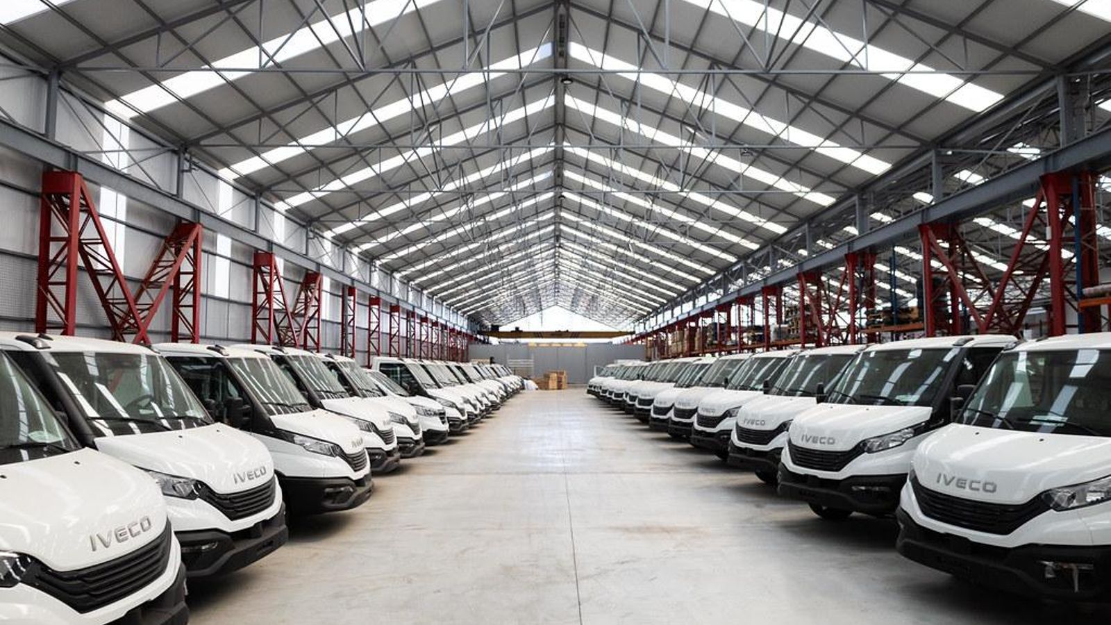 Covey Alquiler invertirá este año 64 millones en comprar 1.300 nuevos camiones y turismos para renovar su flota Covey Alquiler invertirá este año 64 millones en comprar 1.300 nuevos camiones y turismos para renovar su flota