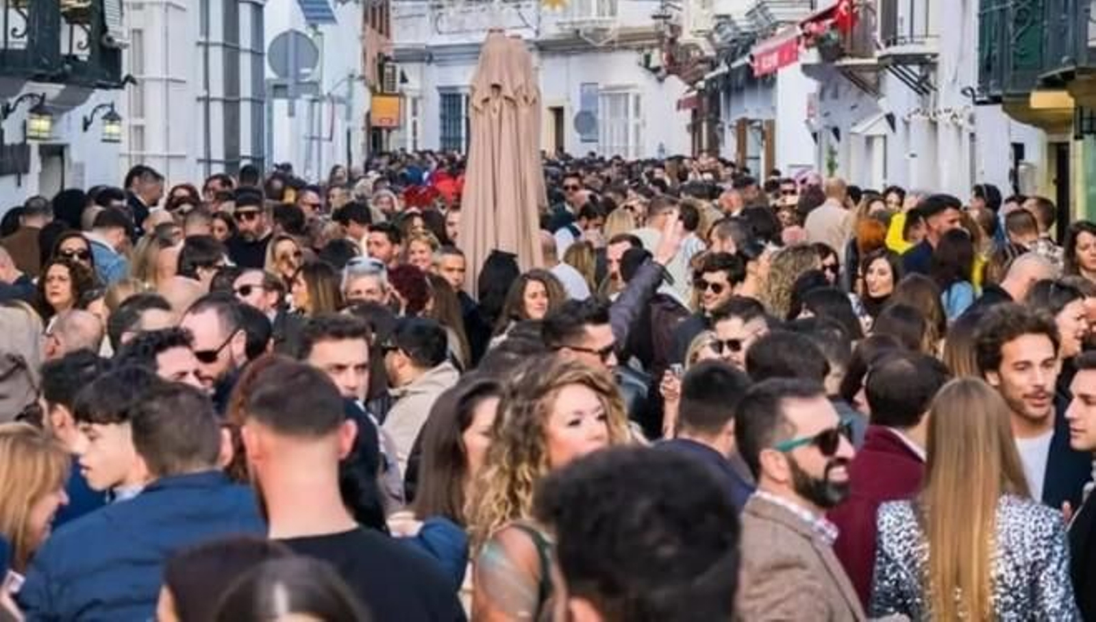 Imagen de una reciente jornada navideña en el calle Las Cortes.
