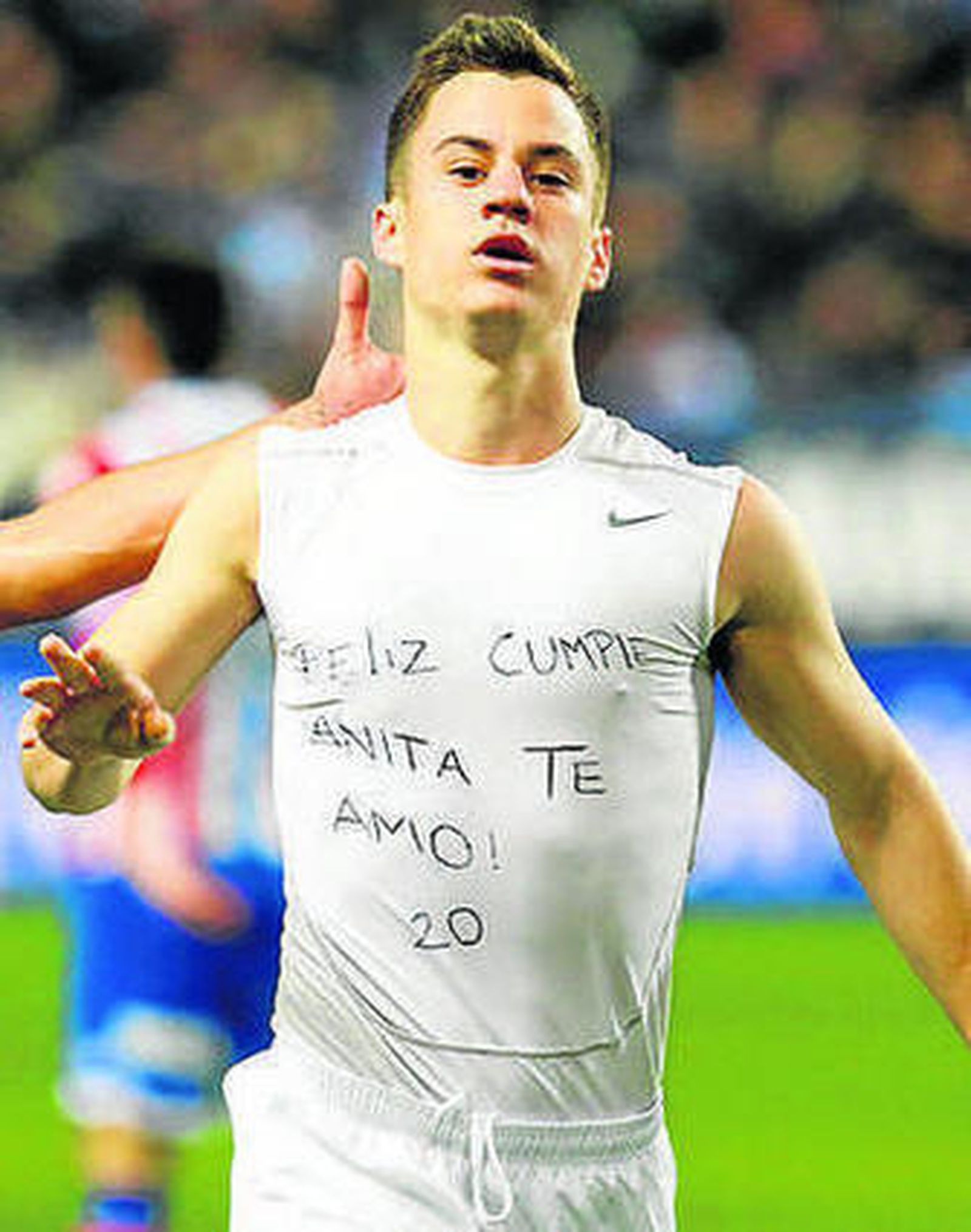 Juanpi dedicó el gol.