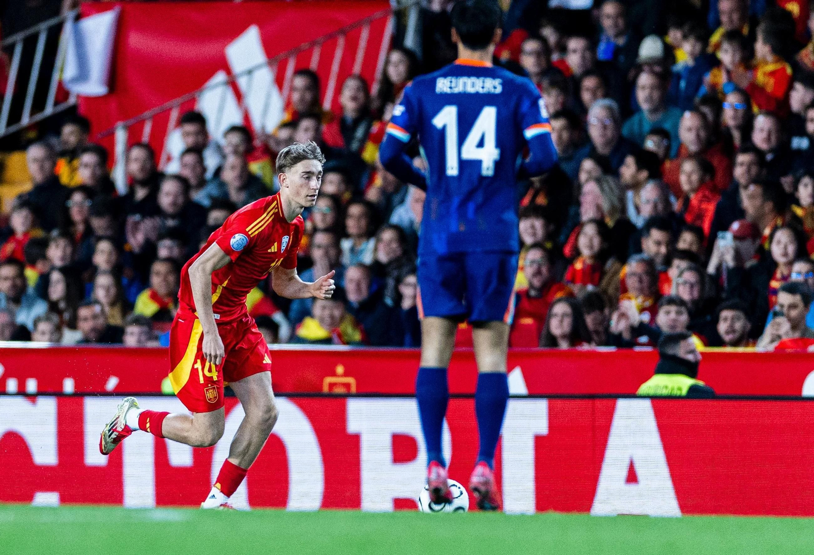 Dean Huijsen, consagración imperial con España