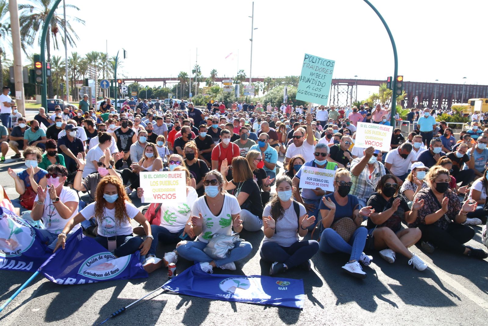 Movilización del campo almeriense exigiendo soluciones a las importaciones descontroladas de terceros países y otros asuntos que se repiten año tras año