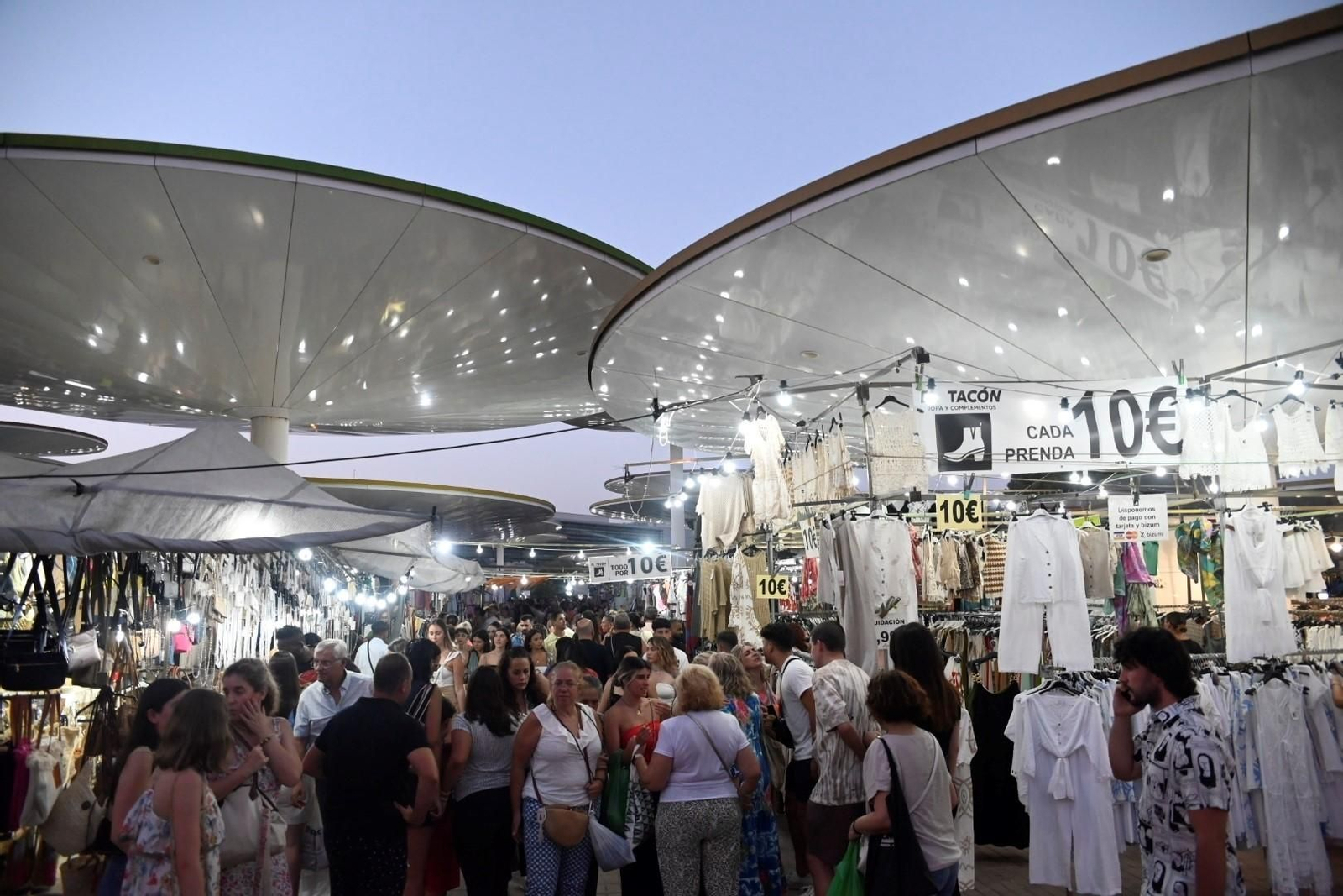 Las fotos del mercadillo nocturno de las Setas en Córdoba
