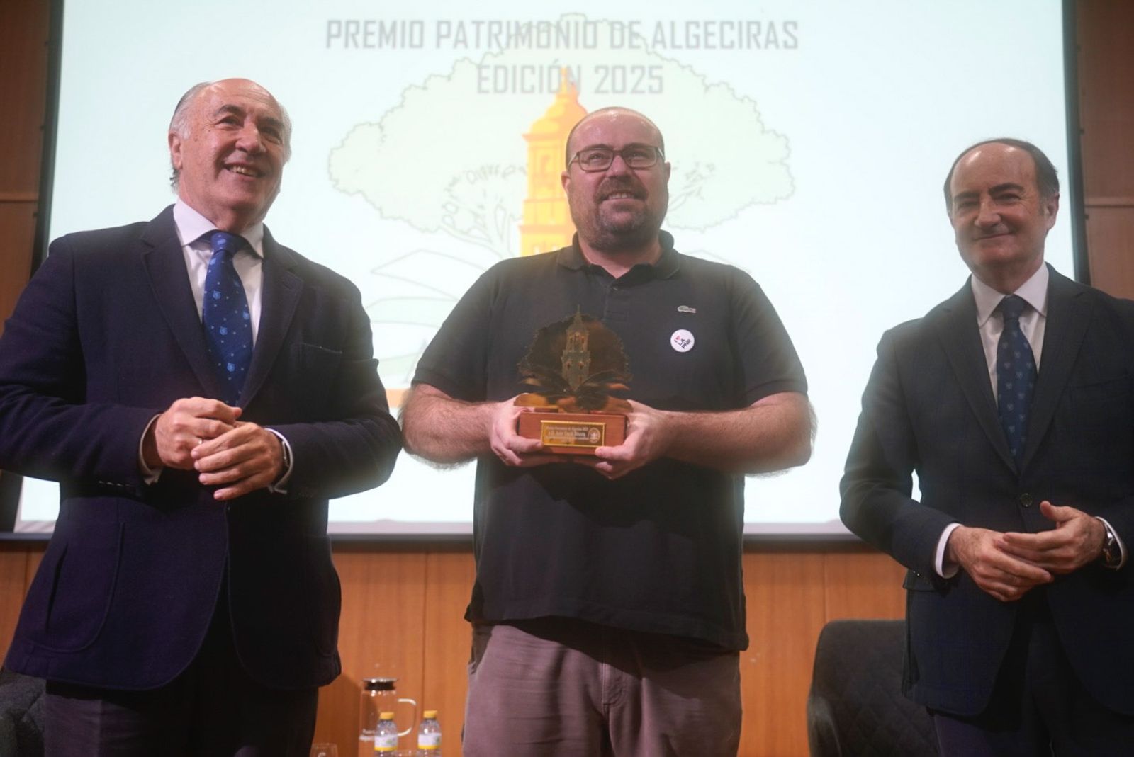 Fotos de la entrega del reconocimiento a Asier Unciti