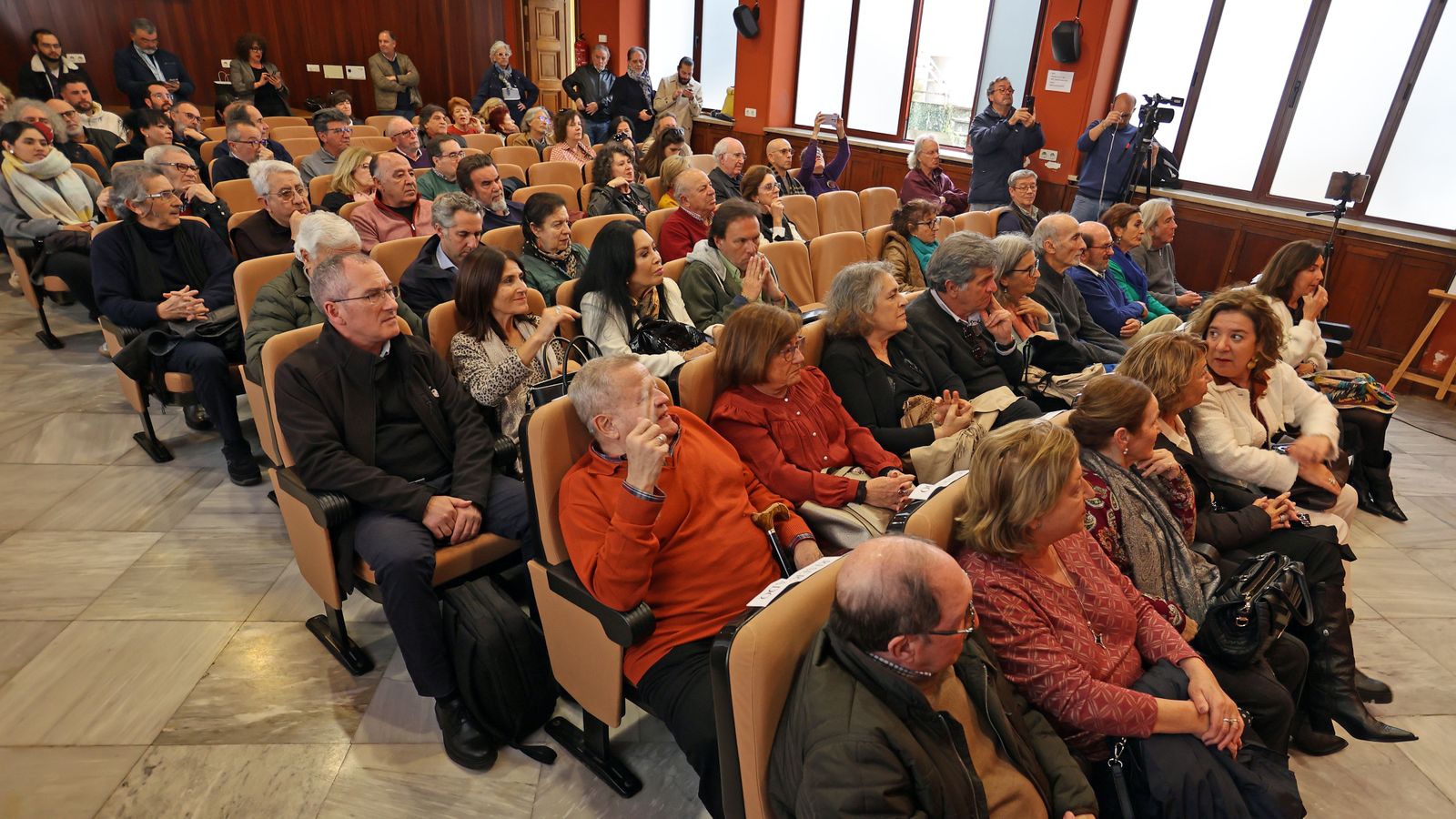 Disco homenaje a José María Velázquez-Gaztelu