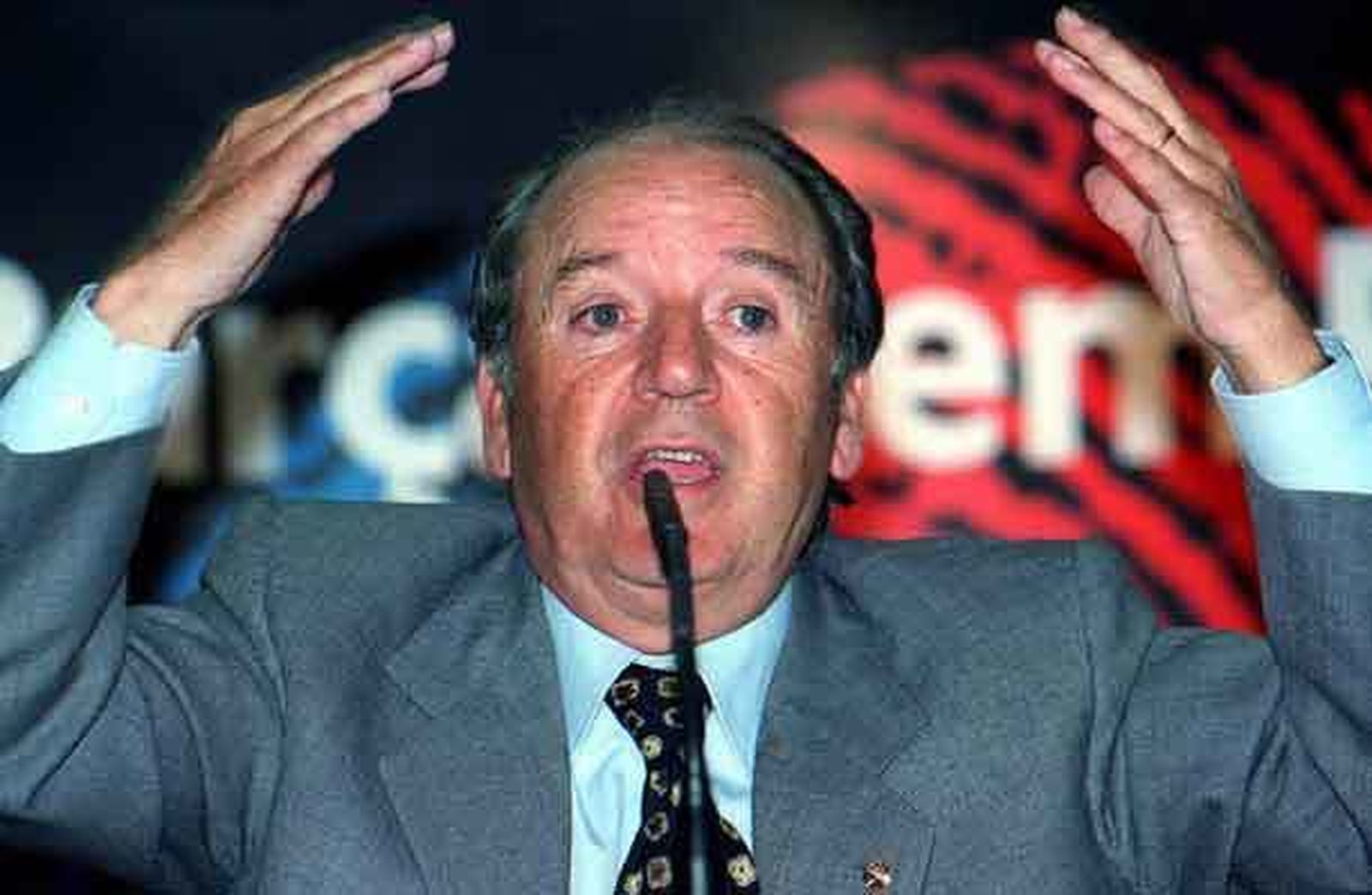 Ordenan el ingreso en prisión del ex presidente del Barcelona José Luis Núñez