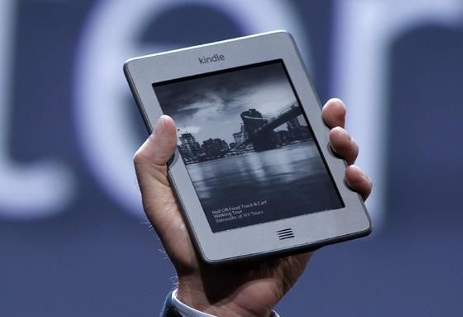 Amazon presenta los nuevos modelos de Kindle, entre ellos Fire, el debut de la compañía en el mundo de los 'tablets'.

Foto: Reuters