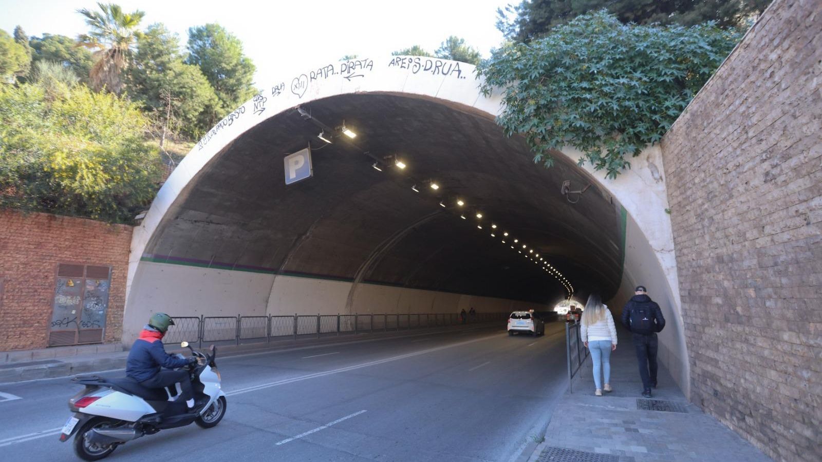 Estado actual del túnel de la Alcazaba. Estado actual del túnel de la Alcazaba.