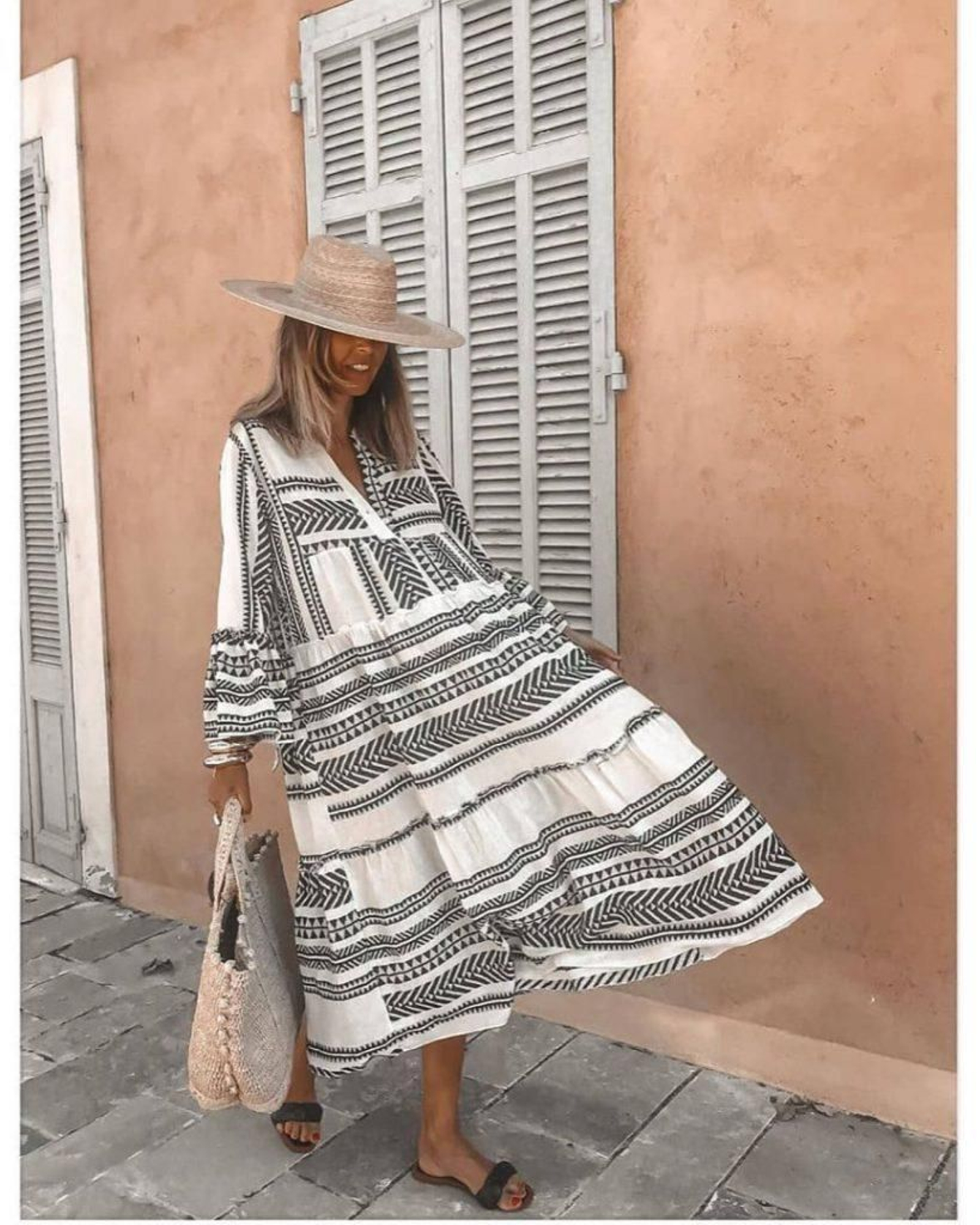 Look para ir a la playa con vestido vaporoso. Look para ir a la playa con vestido vaporoso.