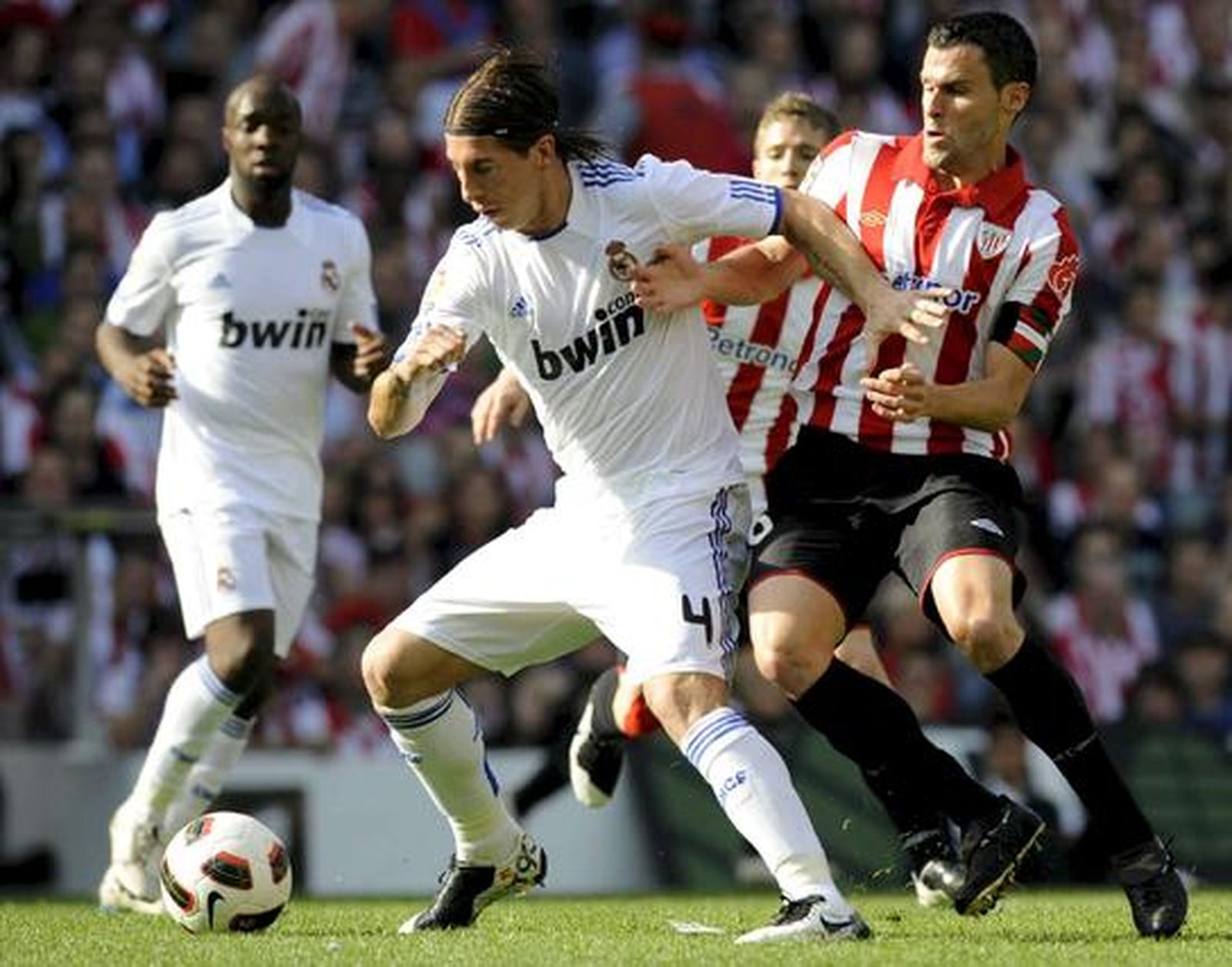 El plan B de Mourinho funciona en San Mamés

Foto: efe