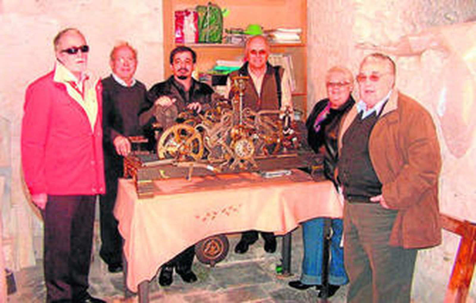 De Vicente, Martí, Correro, Pavón, Buscató y Villa durante la visita al embellecimiento de la bancada.