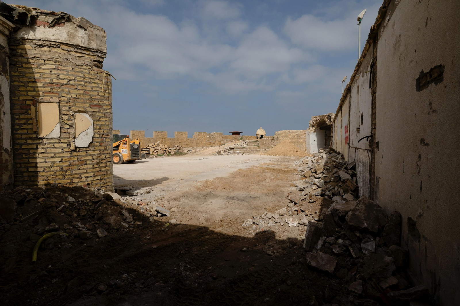 Imágenes del estado de las obras en el interior del Baluarte del Orejón de Cádiz