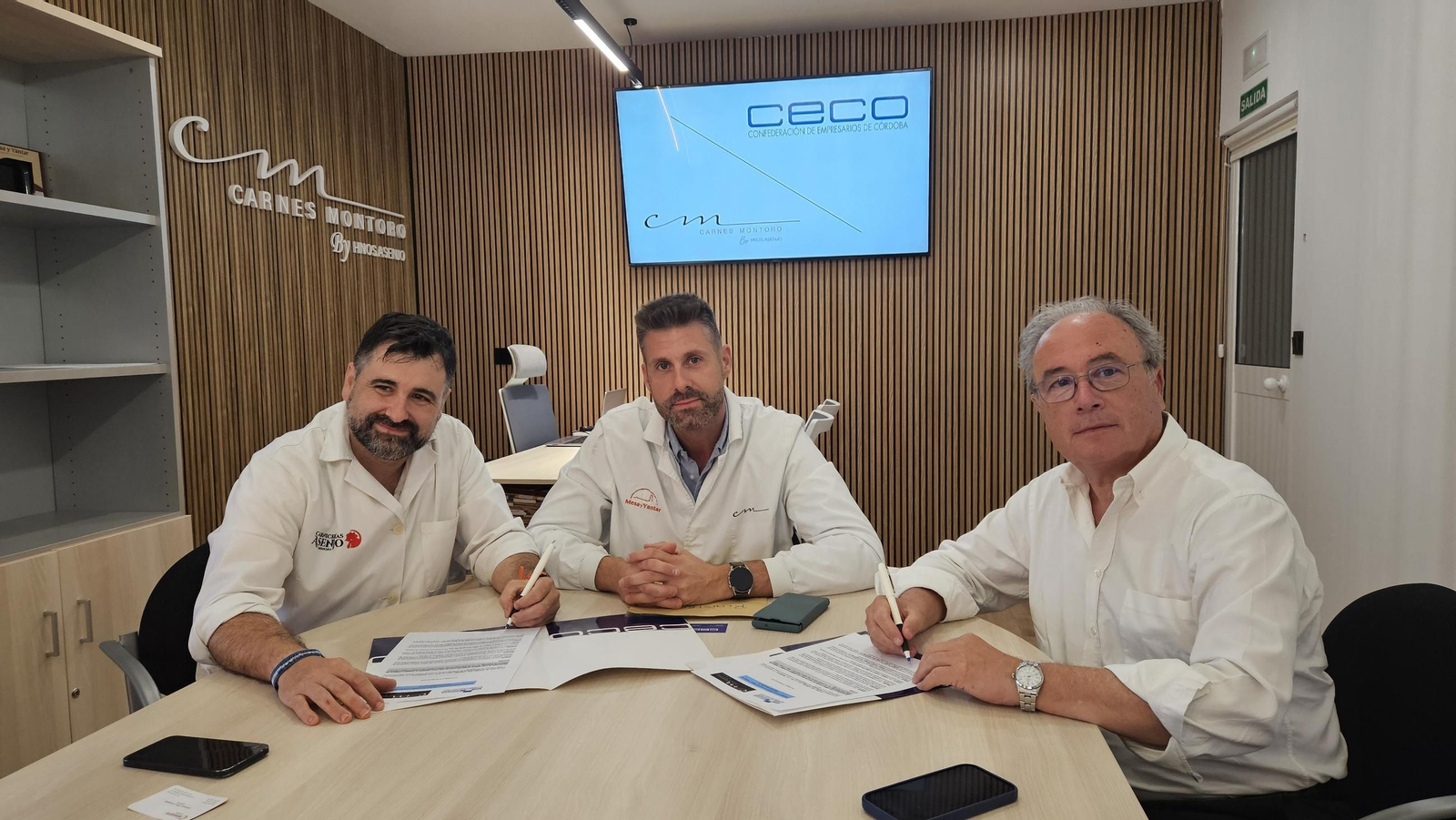 Los hermanos Asenjo, con Antonio Díaz.