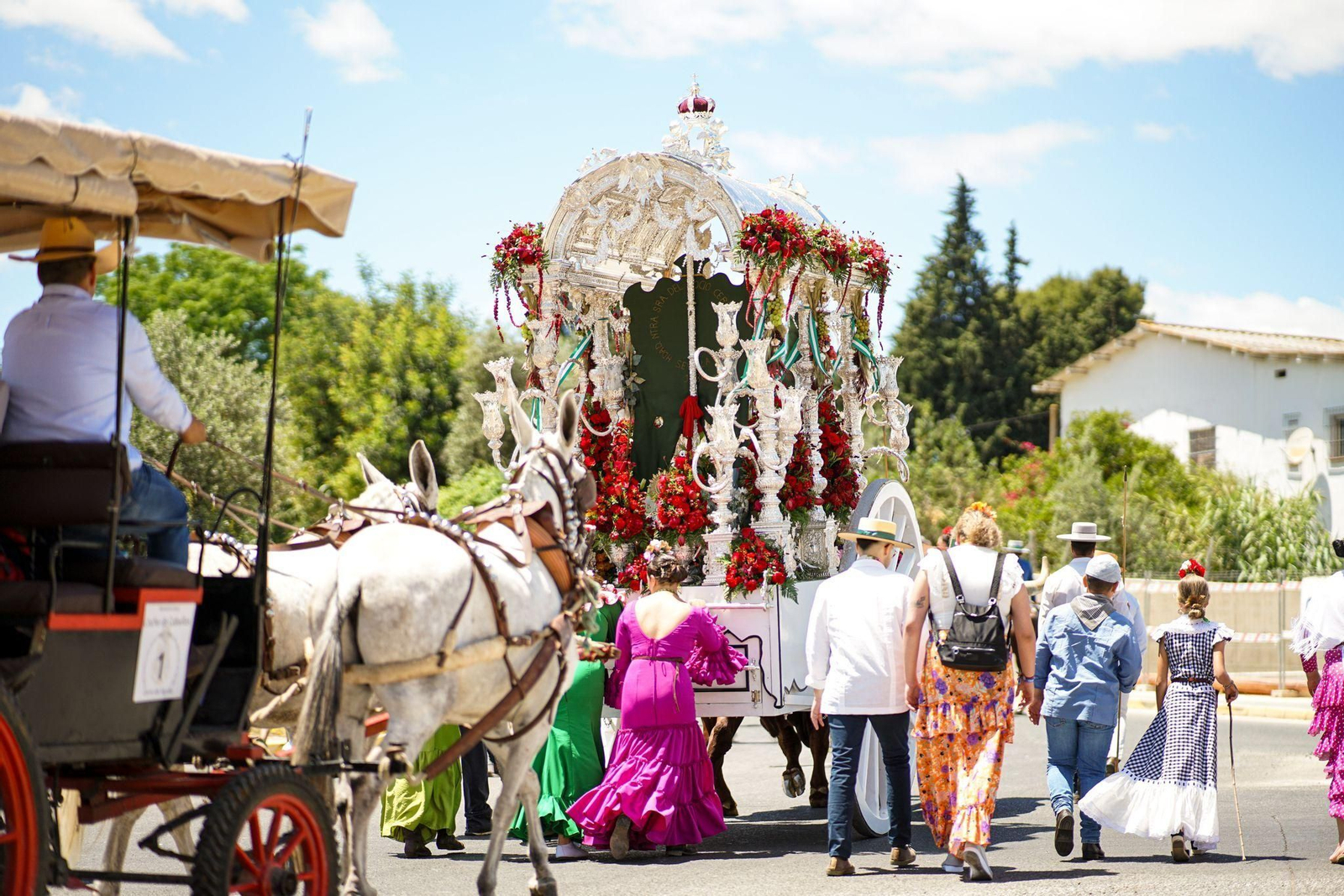 Las imágenes de la salida de la Hermandad del Rocío del Cerro