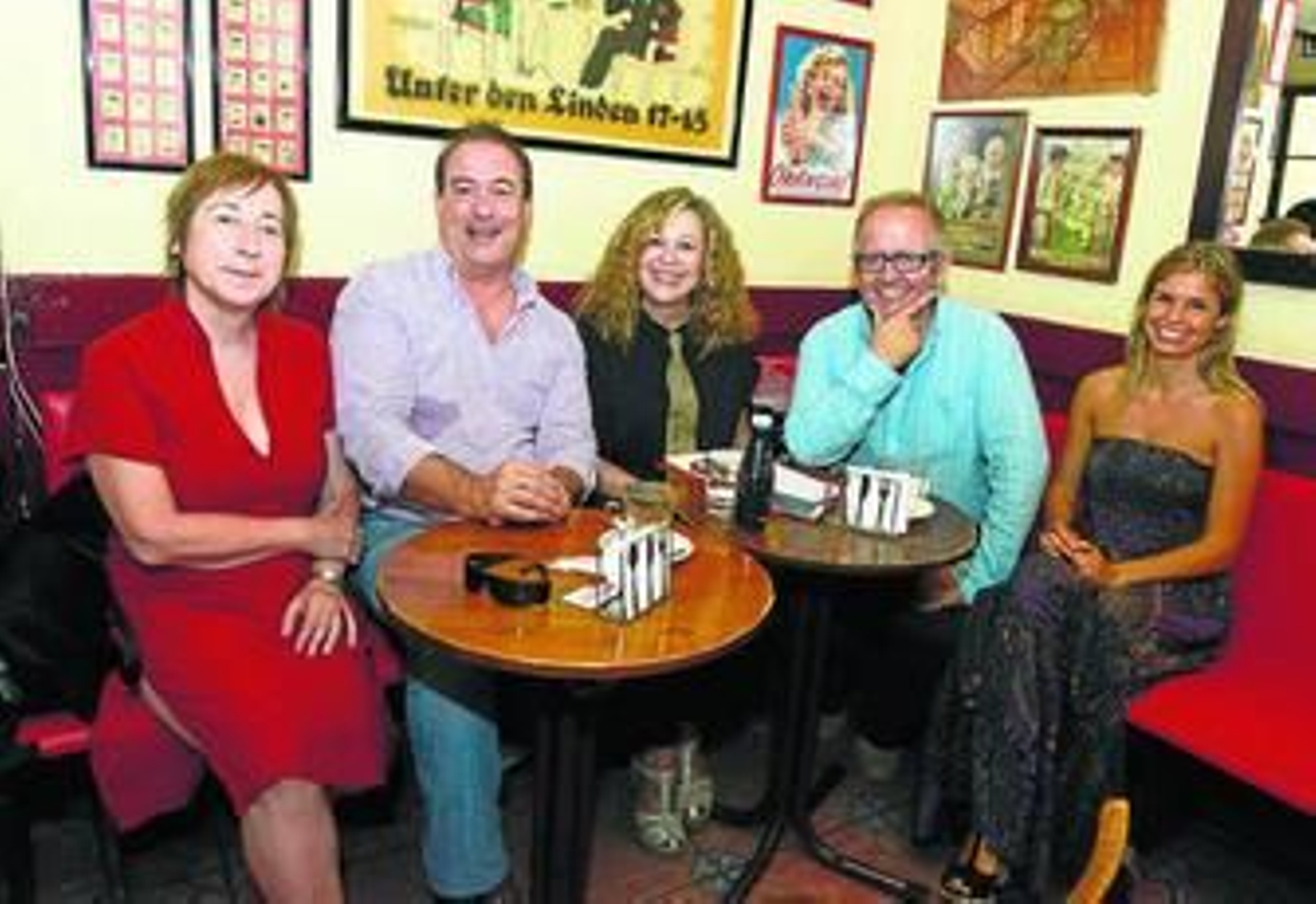 De izquierda a derecha, Luisa Pascual, Javier Osuna, Tere Torres, Juan José Téllez y Beatriz Estévez.