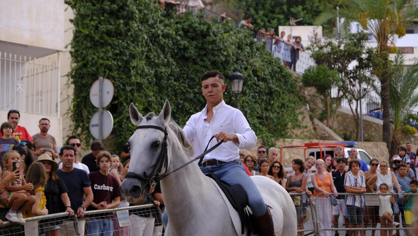 La popular carrera de cintas a caballo de las Fiestas de Mojácar, en imágenes