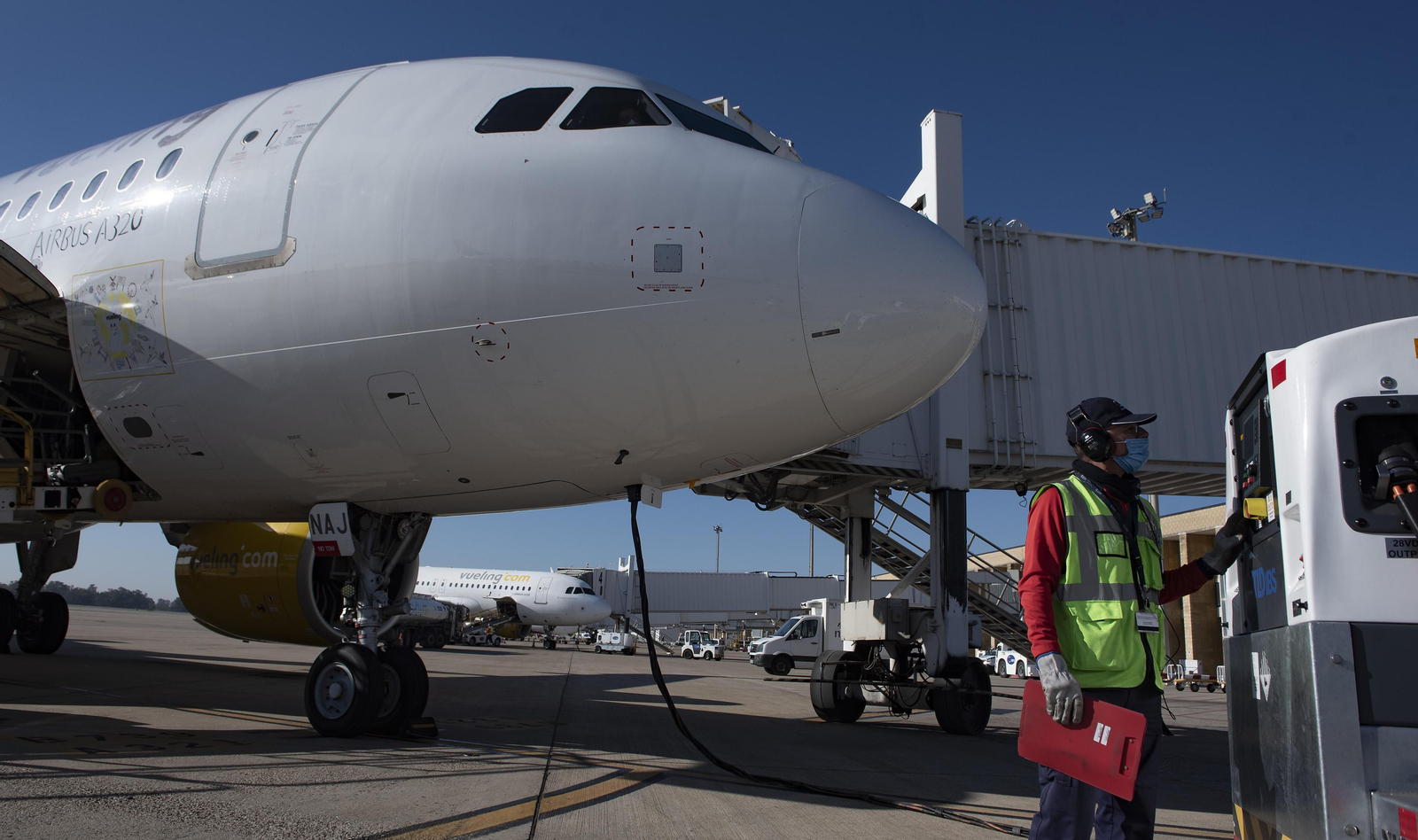 Llegada del primer vuelo verde de Vueling que hará la ruta Barcelona-Sevilla