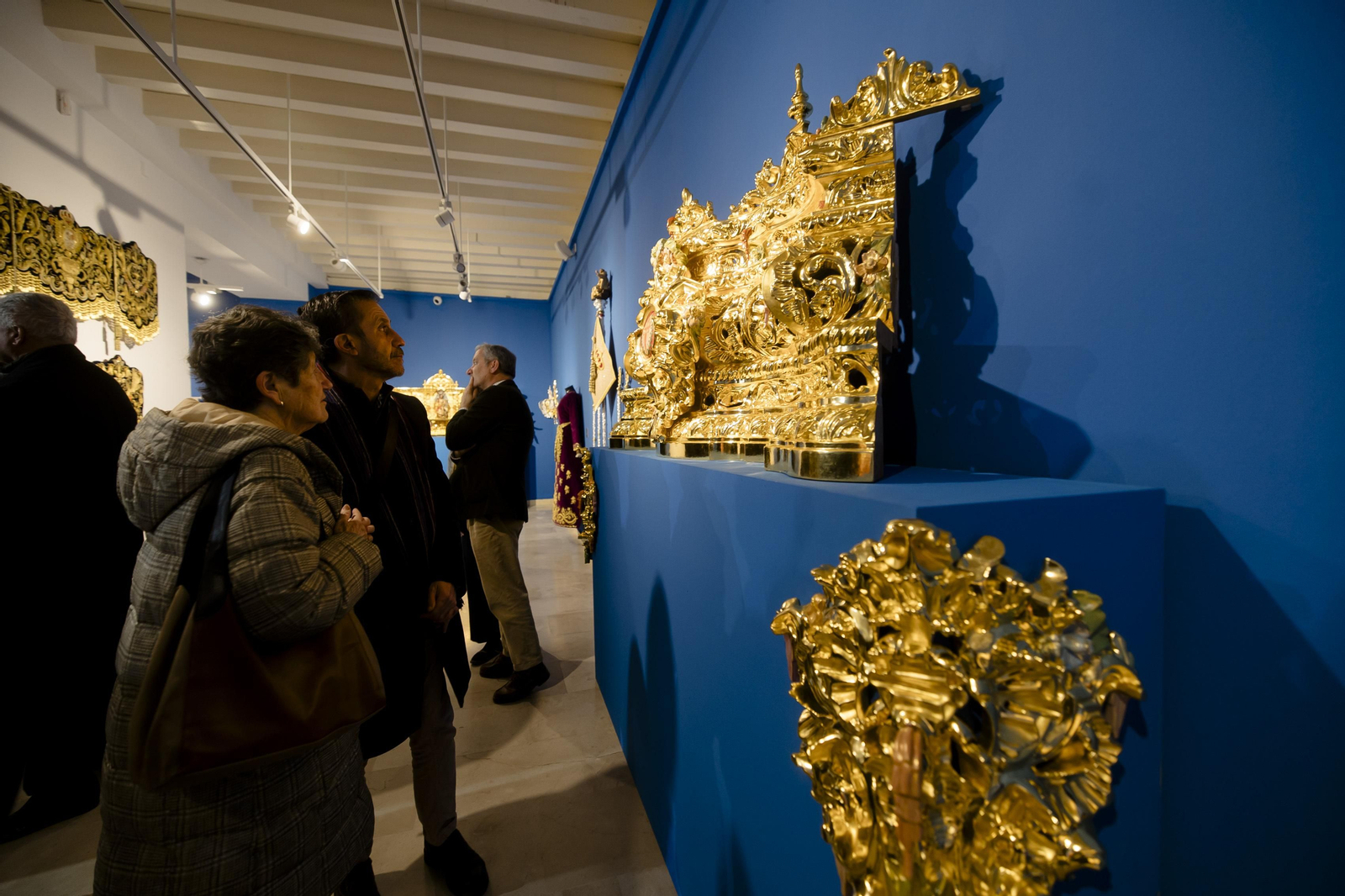 Imágenes de la exposición "Estrenos Semana Santa 2024" en la sede de la Fundación Cajasol