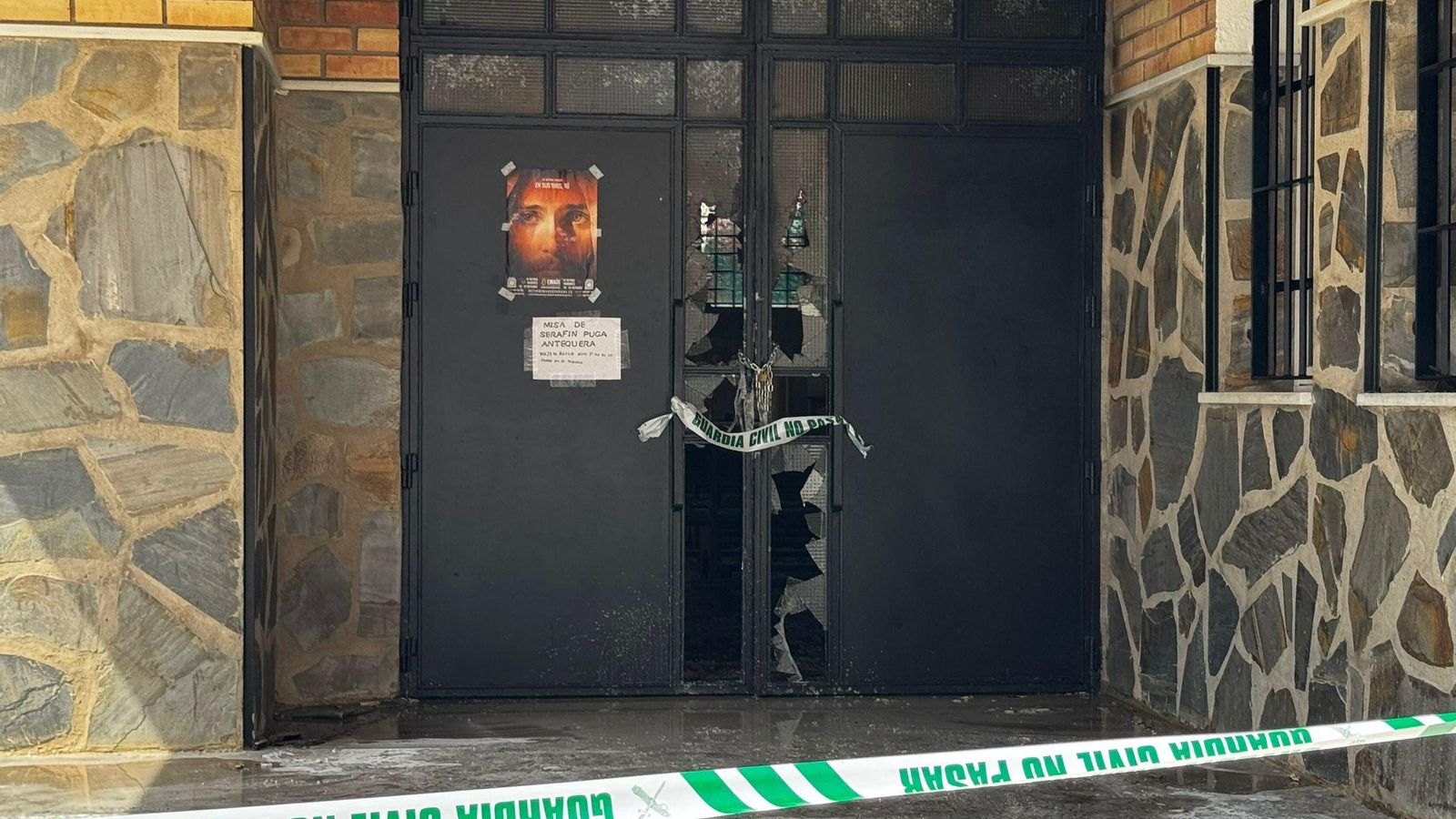 Imagen de la puerta de acceso al templo