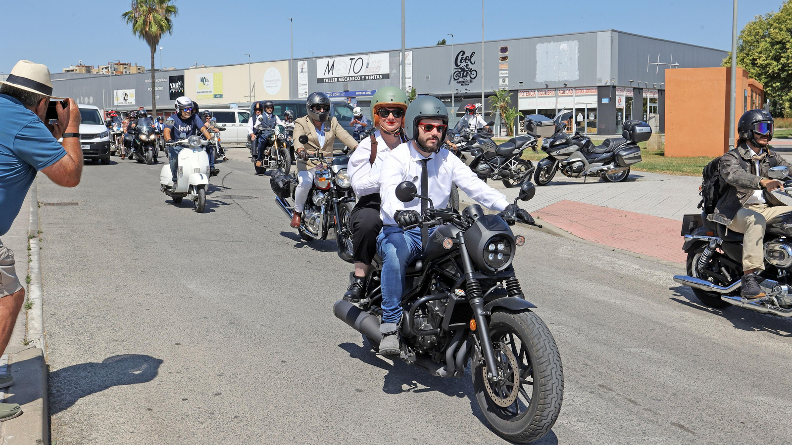 Búscate en el evento motero solidario "The Distinguished Gentleman´s Ride" en Jerez