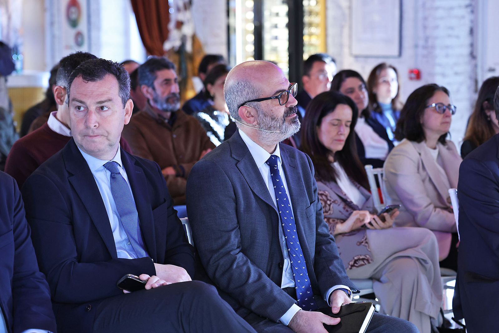 Fotografías del Foro Gerardo Rojas con la intervención de Arturo Gonzalo Aizpiri Consejero Delegado de Enagás
