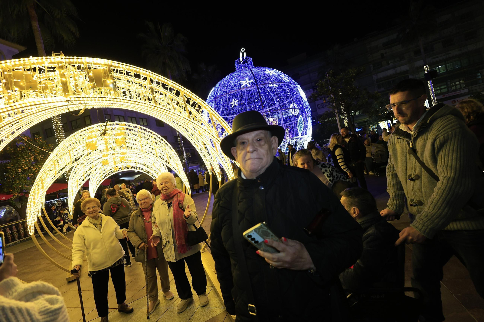 Las fotos del Paseo de la ilusión a los mayores de Algeciras