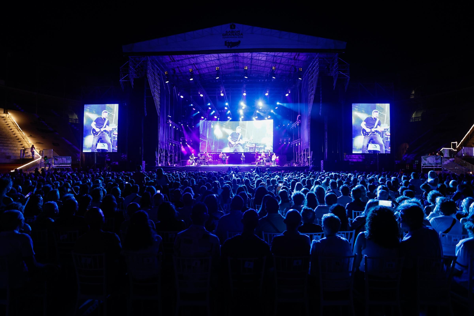 Todas las imágenes del concierto de Los Pecos en la Plaza de Toros de Granada.