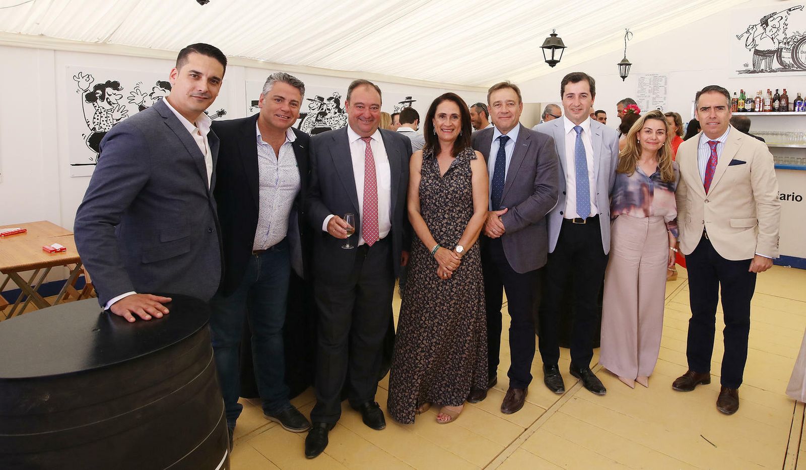 Adrián Domínguez, Manuel González, Tomás Valiente, Alfonso Rodríguez, Luis Martín y sus esposas.