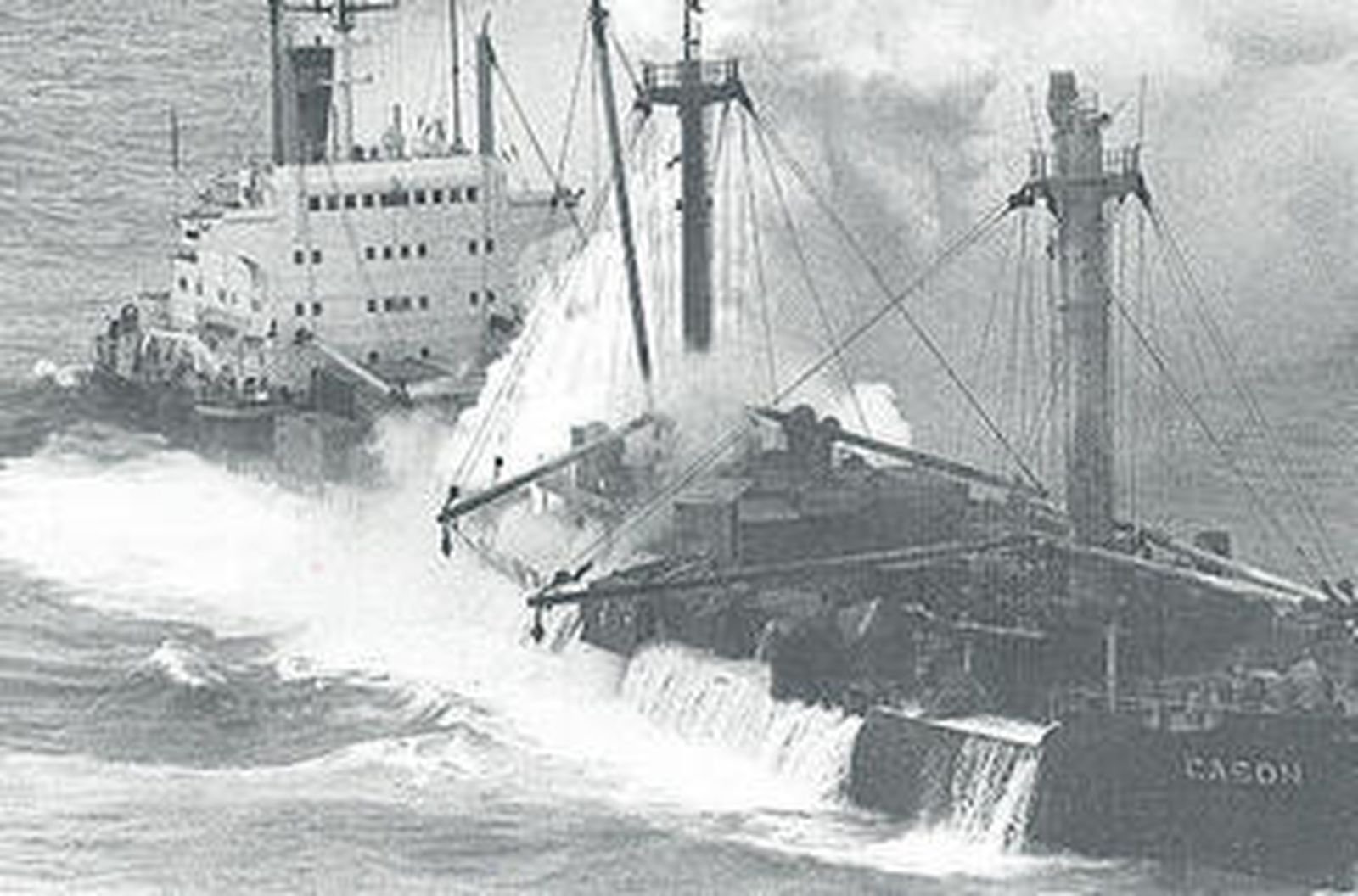 1987 El buque Cason provoca una nube tóxica en Finisterre