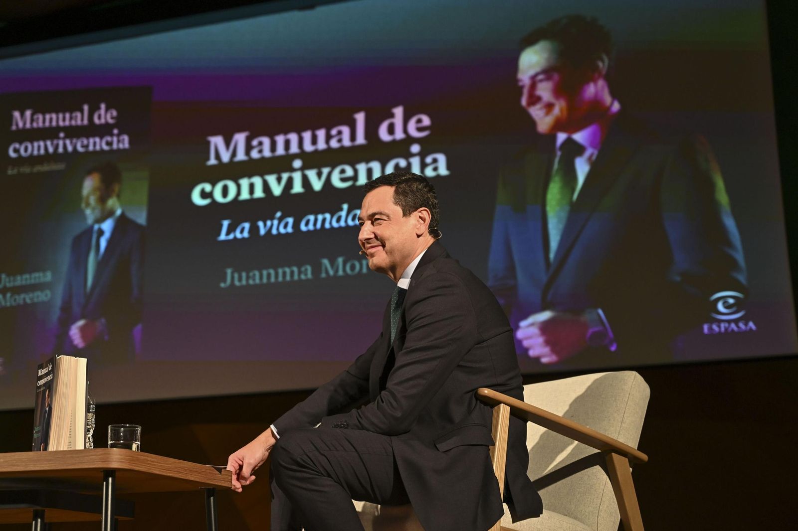 Las fotos de la presentación del libro de Juanma Moreno en Madrid