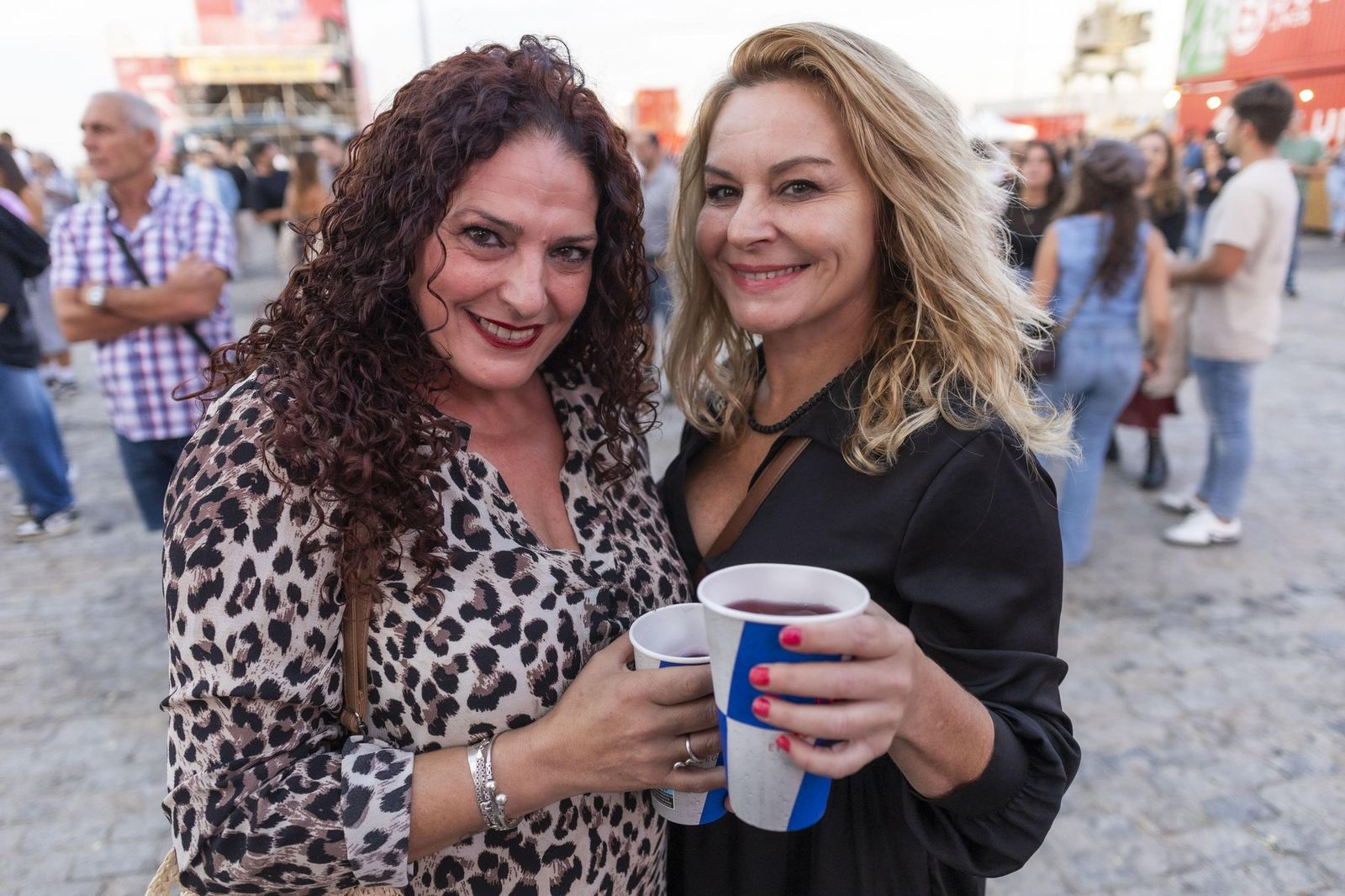 Búscate en las imágenes del concierto gratuito en el Muelle de Cádiz