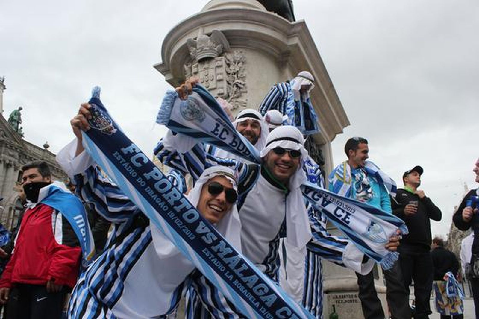 Malaguistas en la plaza de la Libertad

Foto: J. L. Malo