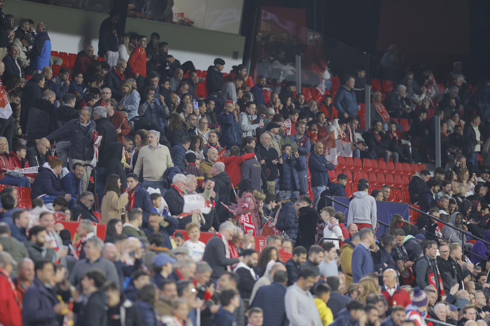 Búscate en las fotos del Sevilla Fc- PSV