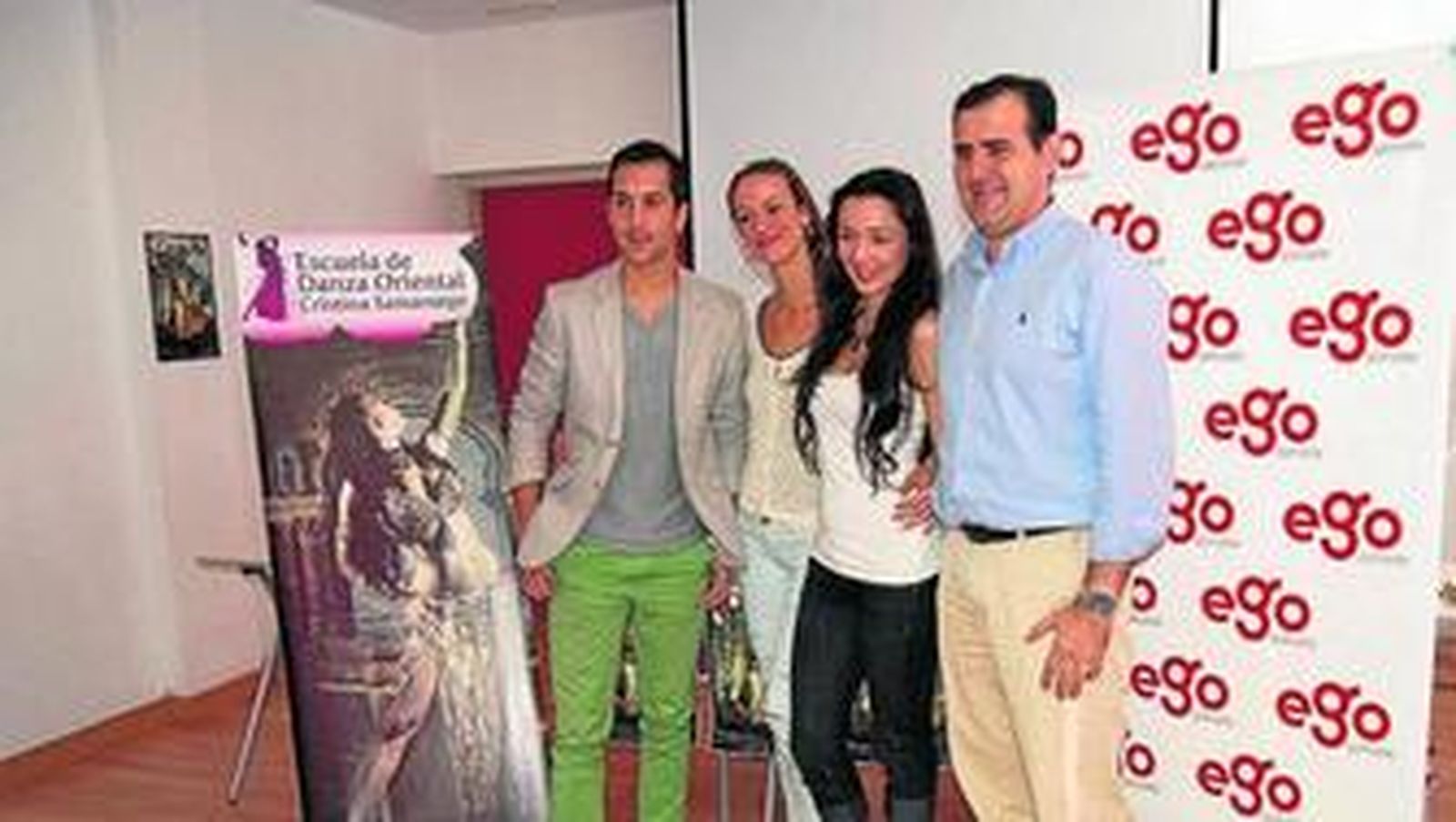 Cristina Samaniego acompañada por Jesús Fernández, Anett Wolter y Francis Miras de Ego Sport Center.