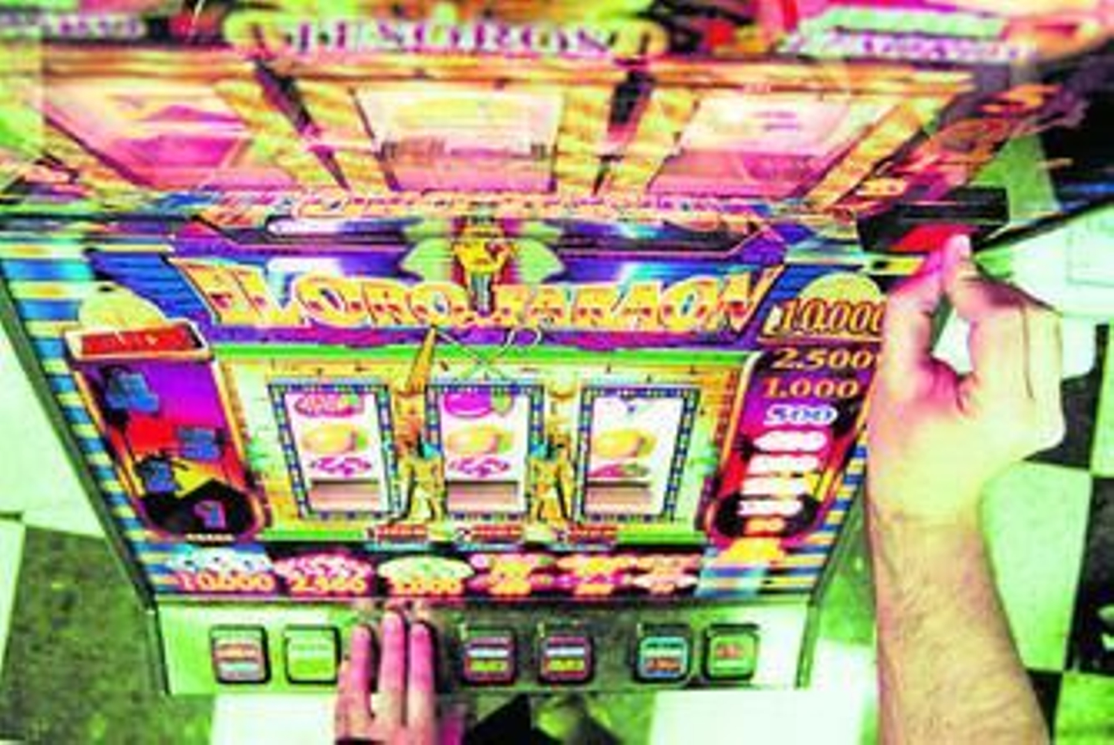 Las máquinas tragaperras constituyen la principal fuente de gasto de los sevillanos en juego.