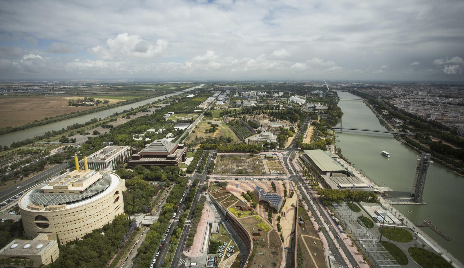 La visita a la planta con spa de la Torre Sevilla, en imágenes